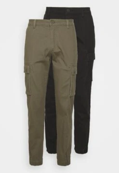 Pier One 2 Pack - Pantalones Cargo - Olive/Black -Ropa Pier One 07d111b72b7b4304bcd405fc18ad6beb