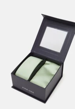 Pier One Set - Pañuelo De Bolsillo - Light Green -Ropa Pier One 186418c4632045a49f49be956c5a79e1