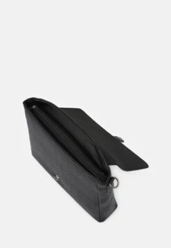 Pier One Portafolios - 802 - Black -Ropa Pier One 34245e0c16c84a0caa16492be5d4e473