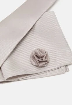 Pier One Set - Otros Accesorios - Silver -Ropa Pier One 452e98d41bb04aa69987b4e354cb6b93