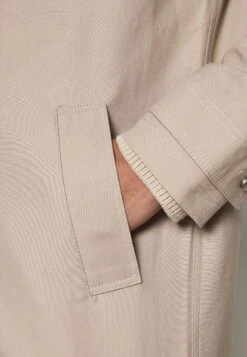 Pier One Commuter Coat- Abrigo Corto - Tan -Ropa Pier One 4ef4ad0f60904e2a9c12d606b1474ddb