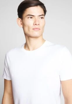 Pier One 2 Pack - Camiseta Básica - White/Dark Blue -Ropa Pier One 5d6a04d994e343d2903cc2c1666bad4b