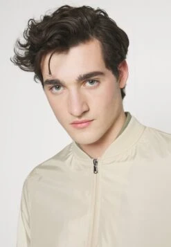 Pier One Chaquetas Bomber - Beige -Ropa Pier One 5e692062430840f0a678357133c5816a