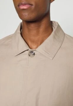 Pier One Commuter Coat- Abrigo Corto - Tan -Ropa Pier One 64e4c0abaebf41b497d5537b02c36b22