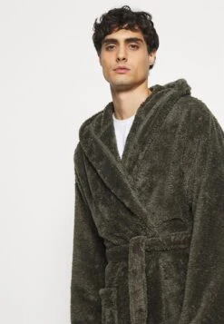 Pier One Albornoz - Khaki -Ropa Pier One 65ea8ffbdd2149b7890e34f2b0655607