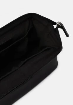 Pier One Neceser - 802 - Black -Ropa Pier One 7aa537de0d9045aaa803a044e8f7ffbf