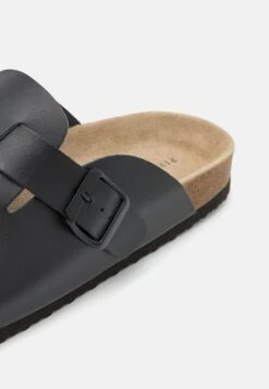 Pier One Leather Unisex - Pantuflas - Black -Ropa Pier One 7b28889d1d2247a8abcae3a4a4c34674