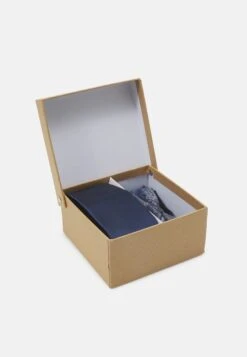 Pier One Set - Corbata - Dark Blue 14 Pier One Set - Corbata - Dark Blue -Ropa Pier One 9f0c9c901ffb47ccaba643bd0838aa41