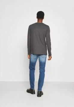 Pier One 2 Pack - Camiseta De Manga Larga - Dark Grey/Black 10 Pier One 2 Pack - Camiseta De Manga Larga - Dark Grey/Black -Ropa Pier One a601e52fa7974b079f93b858d4b782ec