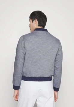 Pier One Chaquetas Bomber - Dark Blue -Ropa Pier One b1943f9a2db34e26b563b2036d05ec83