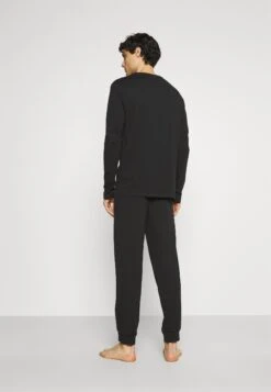 Pier One Pijama - Black -Ropa Pier One b9b8fb88b64649ea840444d93817e424