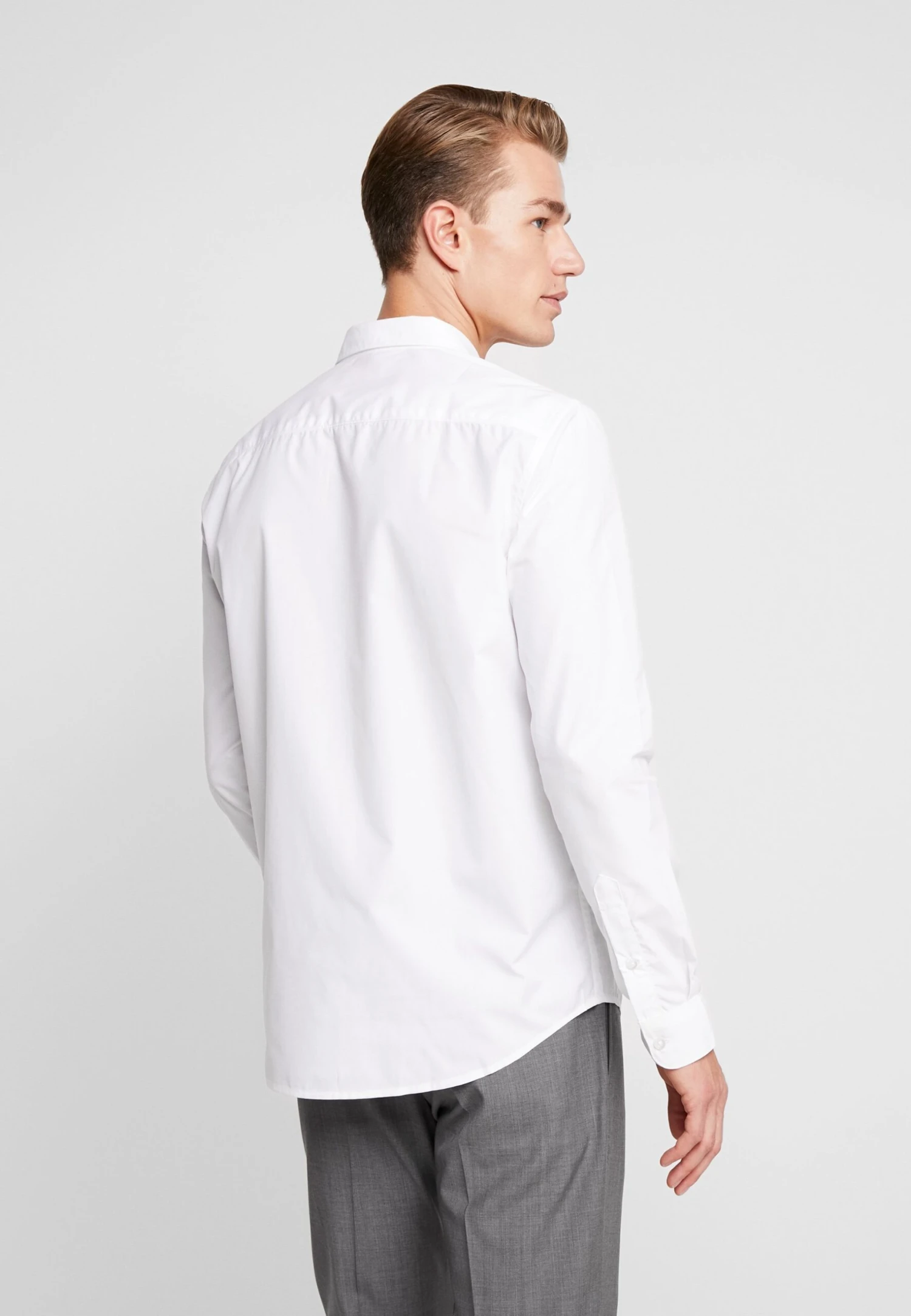 Pier One 2 Pack - Camisa Elegante - White/Light Blue 5 Pier One 2 Pack - Camisa Elegante - White/Light Blue - Imagen 3