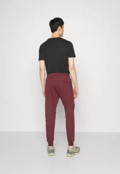 Pier One Pantalones Deportivos - Bordeaux -Ropa Pier One e08d9e55adef4896bd03487fd599f013