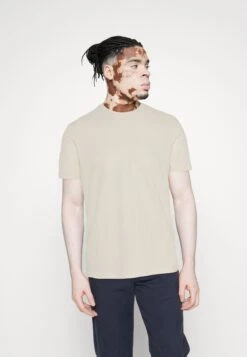 Pier One 7 Pack - Camiseta Básica - White/Yellow/Lilac -Ropa Pier One e68ad65920fd4f69b53ce8f7897ba836