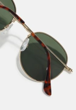 Pier One Unisex - Gafas De Sol - Gold-Coloured/Green -Ropa Pier One e92d3af19b37403e9750478796cb172c