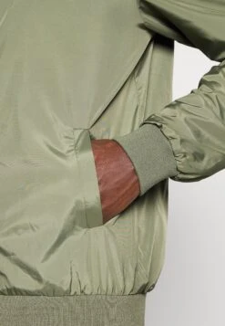 Pier One Chaquetas Bomber - Olive -Ropa Pier One f01688b544f04c2d97a595ab3180822d